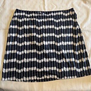 Seg'ments Luxe Women's Navy Blue and White Skort XL - NWOT